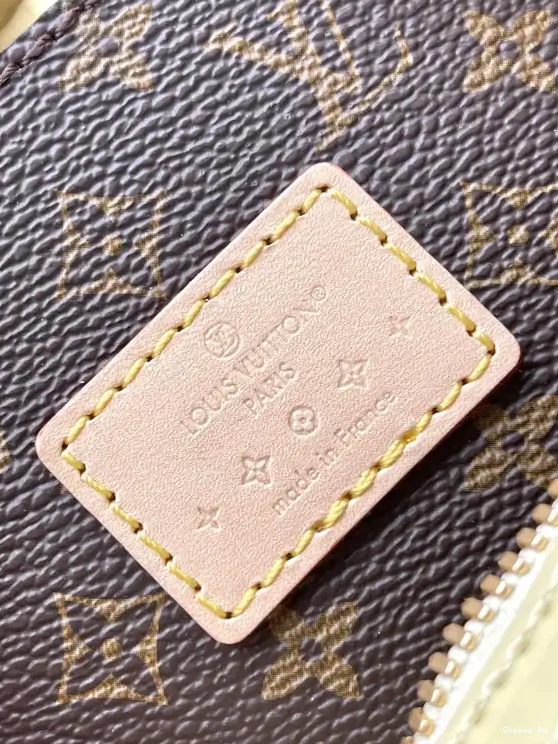 Croissant LOUIS PM VUITTON 0613